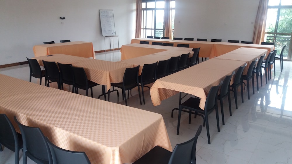 Frontiers Hotel Entebbe 42/50