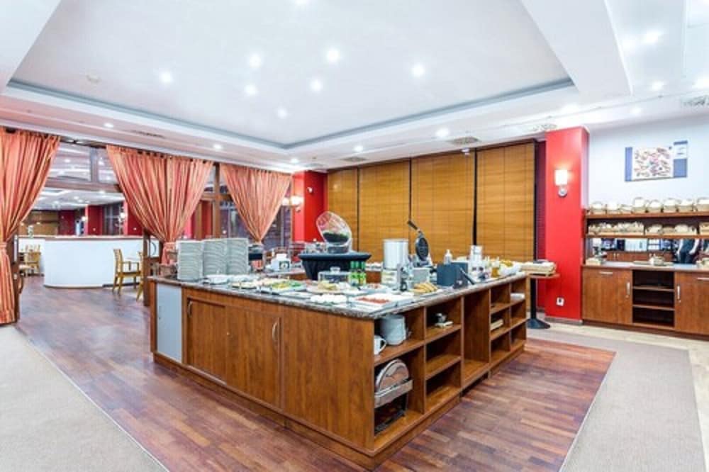 Lobby at Qubus Hotel Legnica, LEGNICA