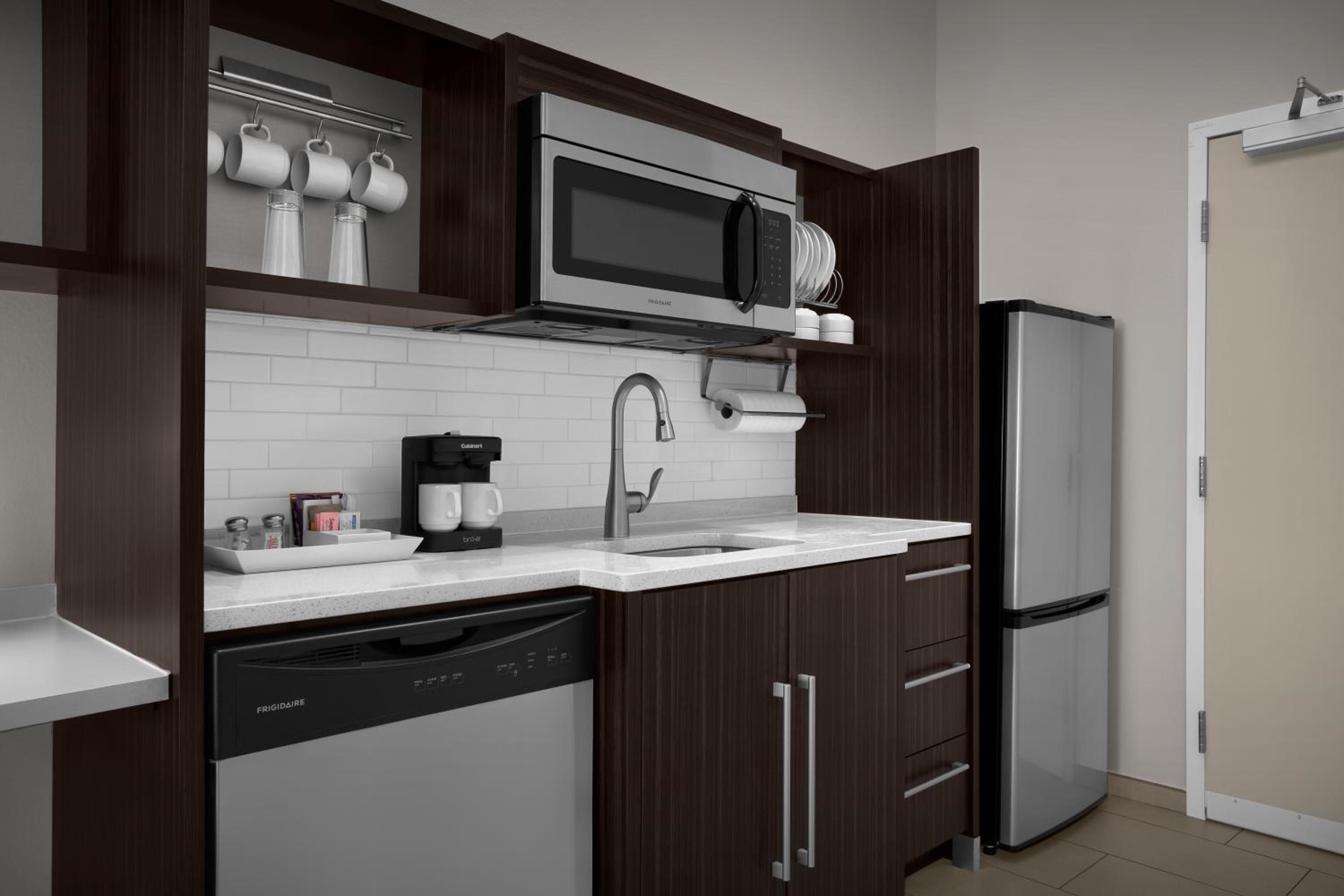 جناح بسرير كينج بغرفة نوم واحدة مع أريكة، Home2 Suites By Hilton Denver International Airport 7/7