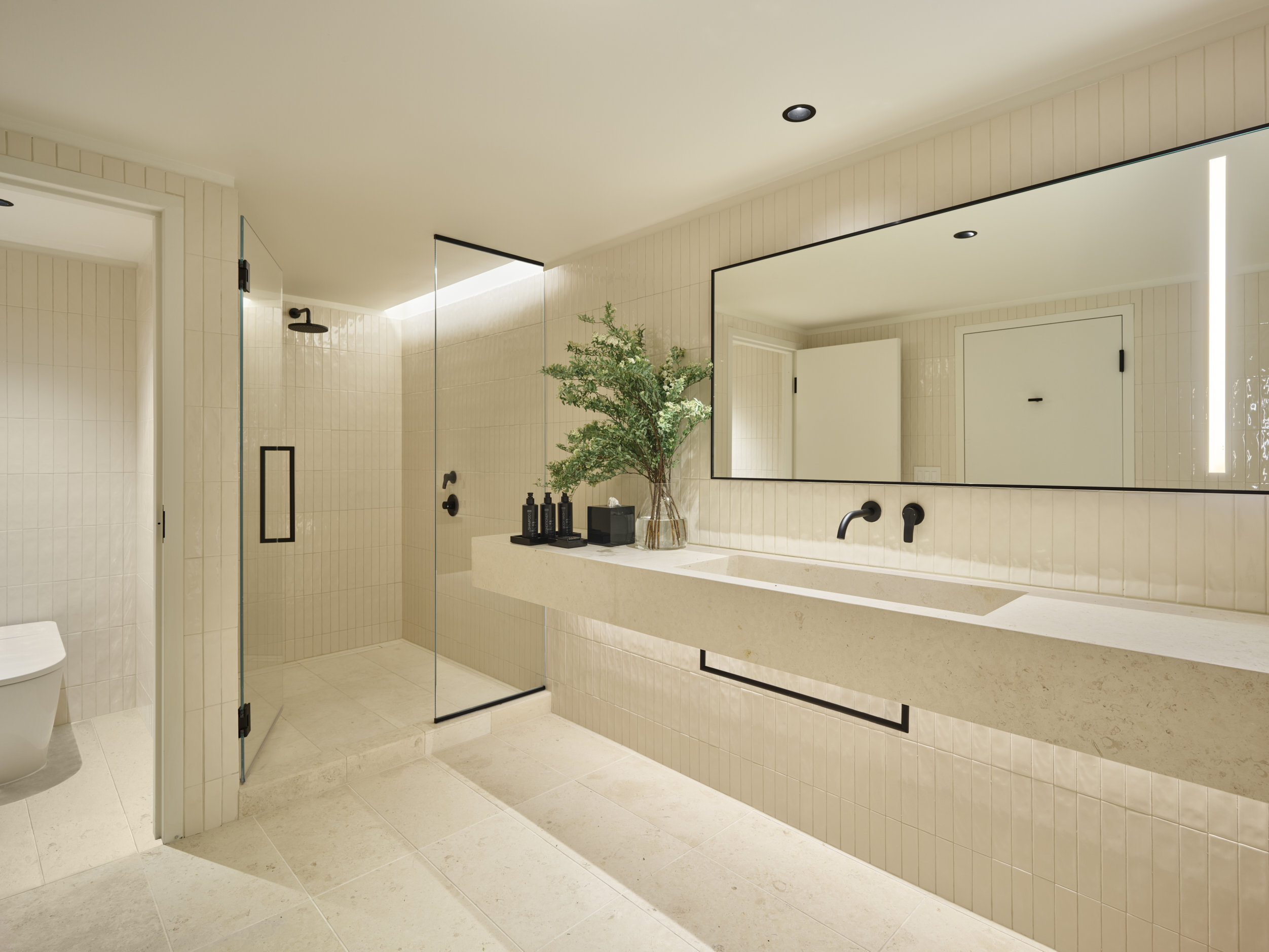 SIGNATURE, SUITE, BALCONY