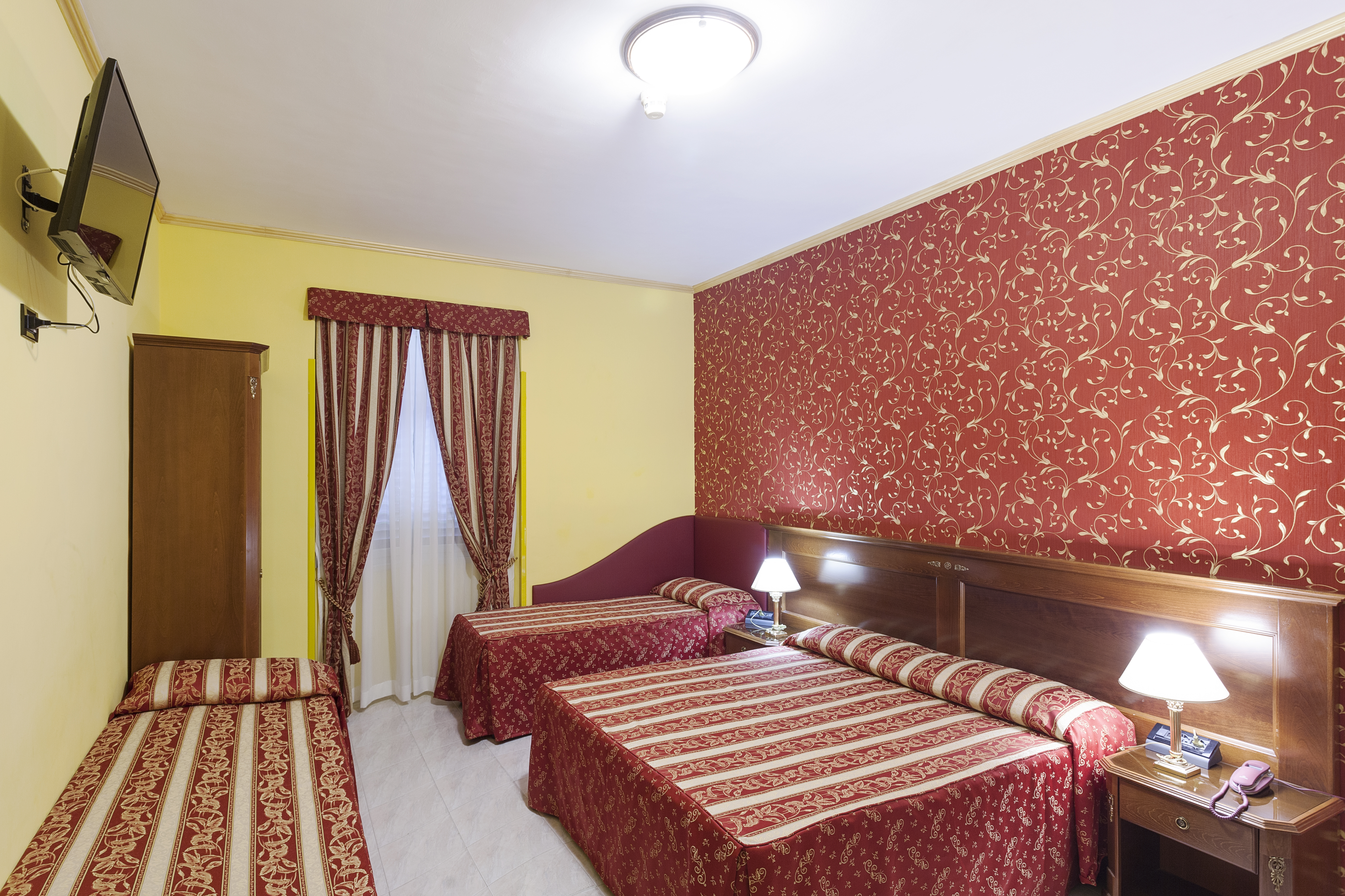 Room at Oriente, ROME