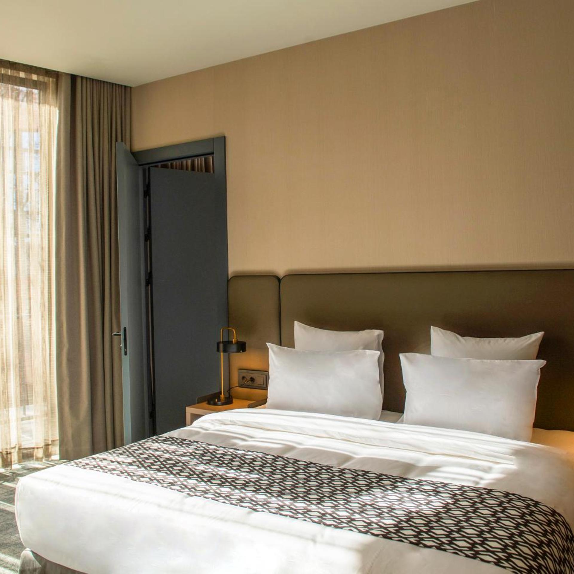 Qarvasla Hotel 32/68