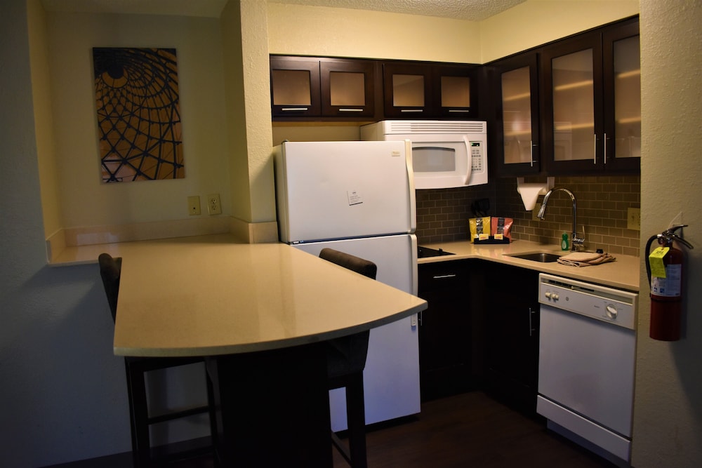 Staybridge Suites Cranbury-South Brunswick 58/75