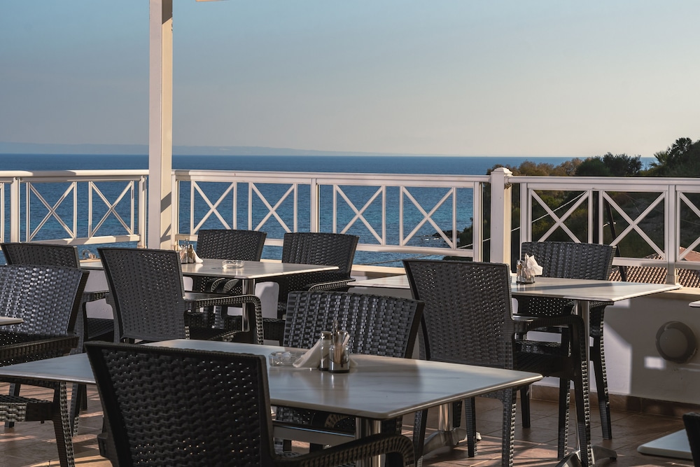 Nefeli Beach 30/44