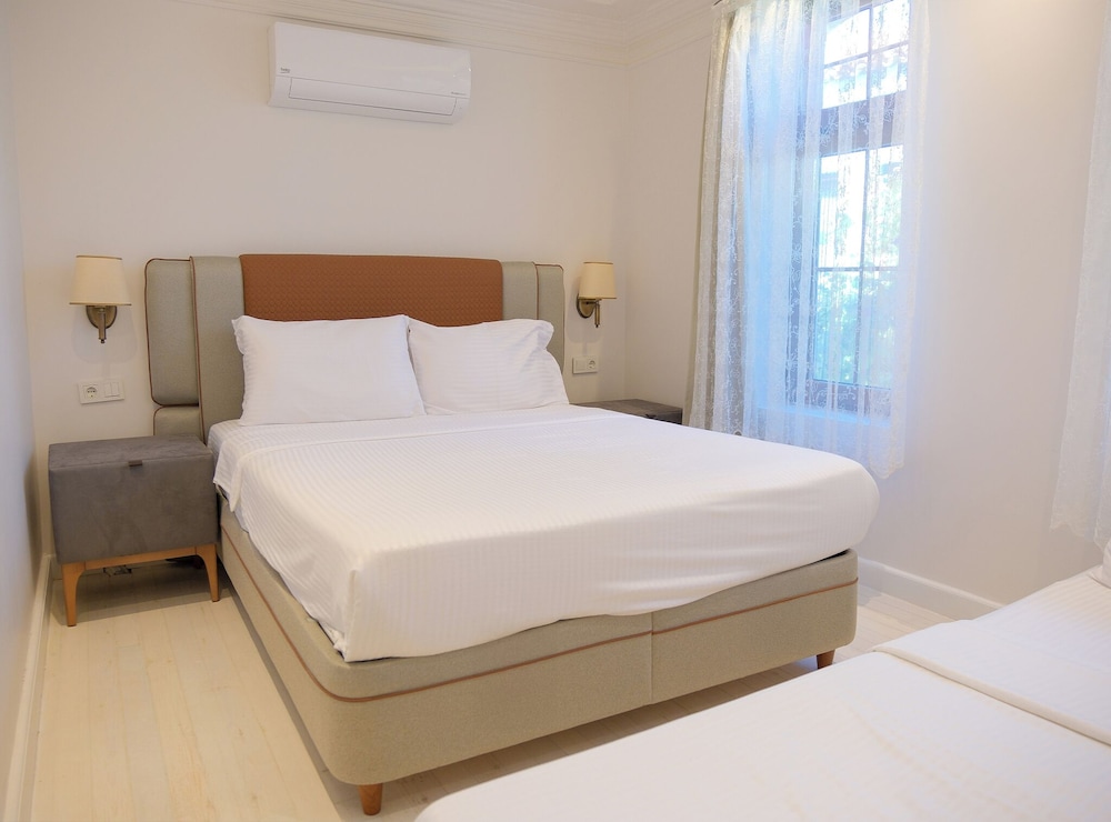 غرفة كلاسيكية ثلاثية مع أريكة، Hotel Katina 7/10