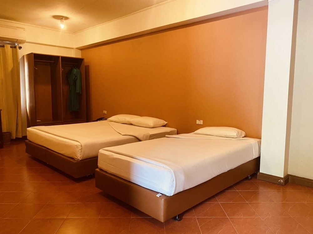 Sun Hotel 25/63