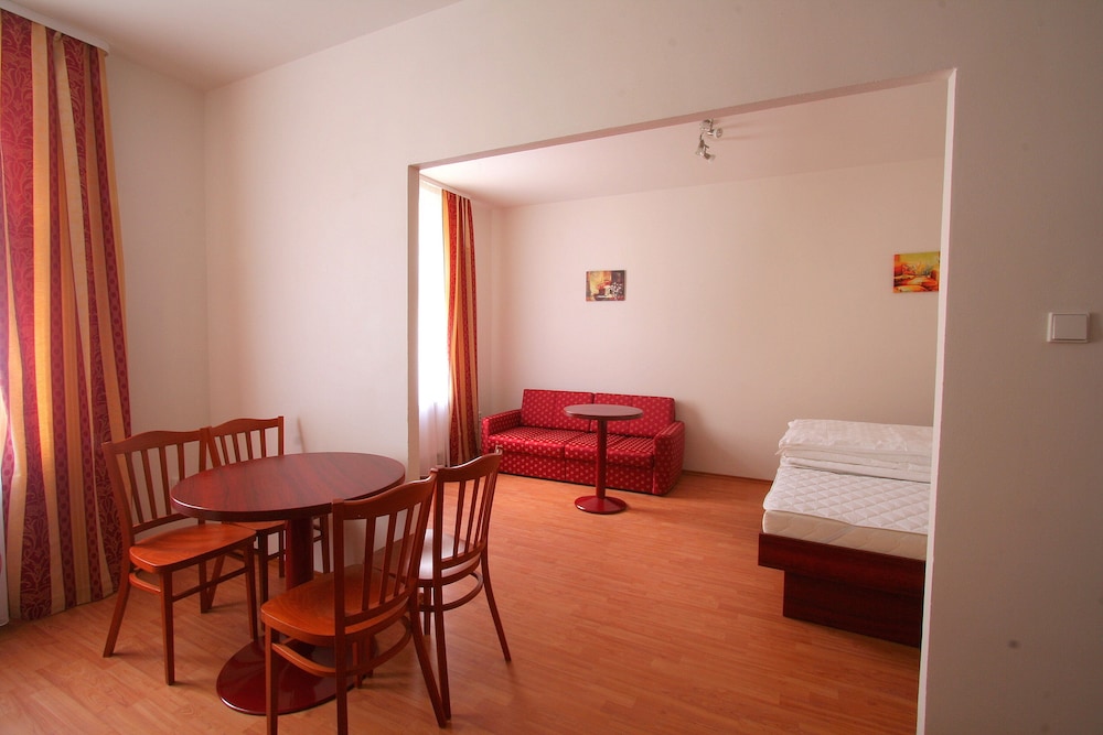 Aparthotel Susa 28/35