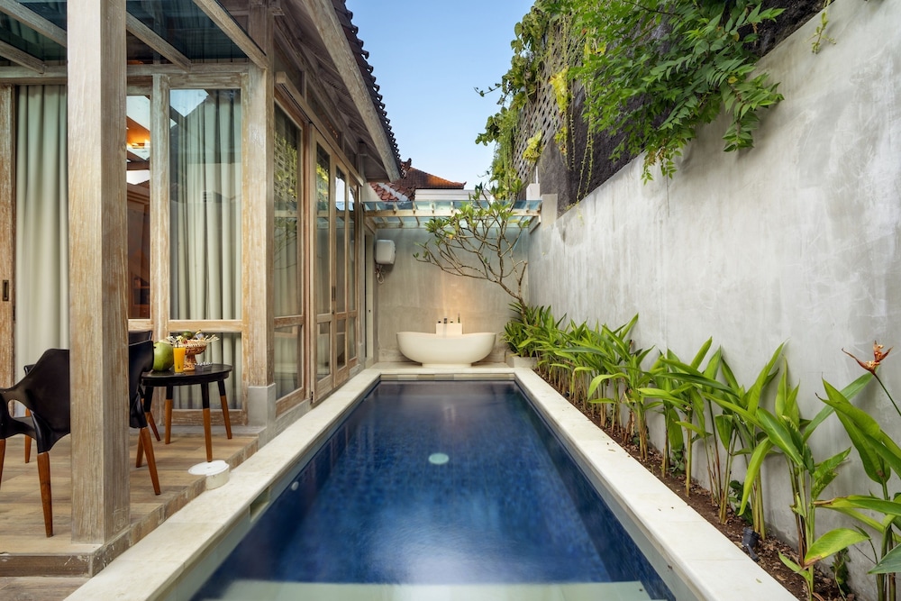 18 Suite Villa Loft Kuta 70/73