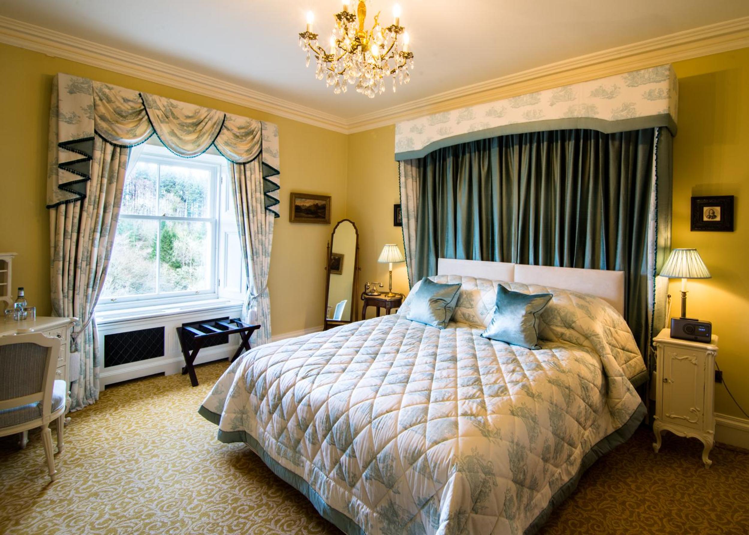 Castle, Queen Bed, Small