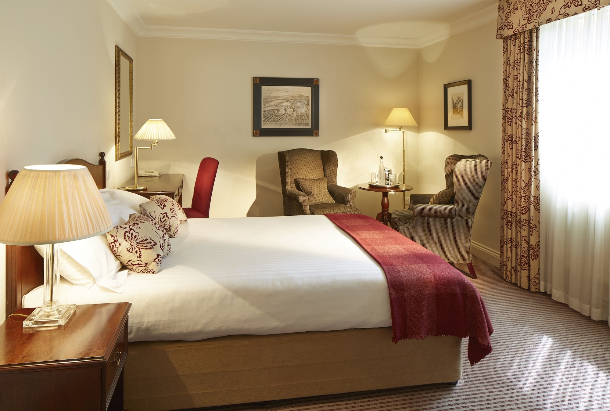 غرفة بسرير مزدوج لذوي الإعاقة، Macdonald Frimley Hall Hotel And Spa 4/5
