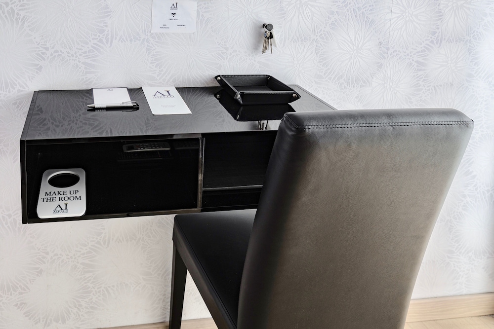Aiello Rooms 24/37