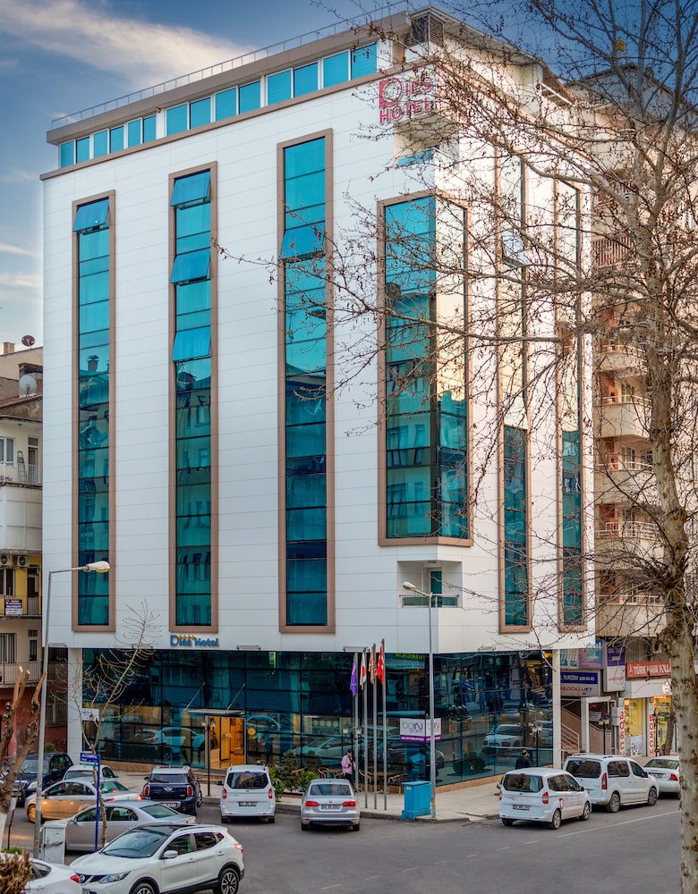 Dies Hotel 6/62