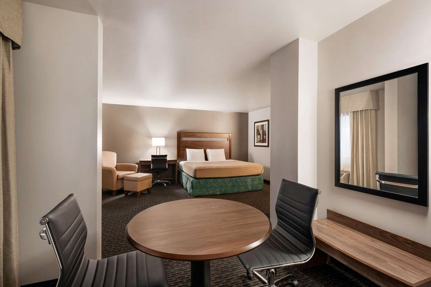 Baymont By Wyndham Buffalo 14/19