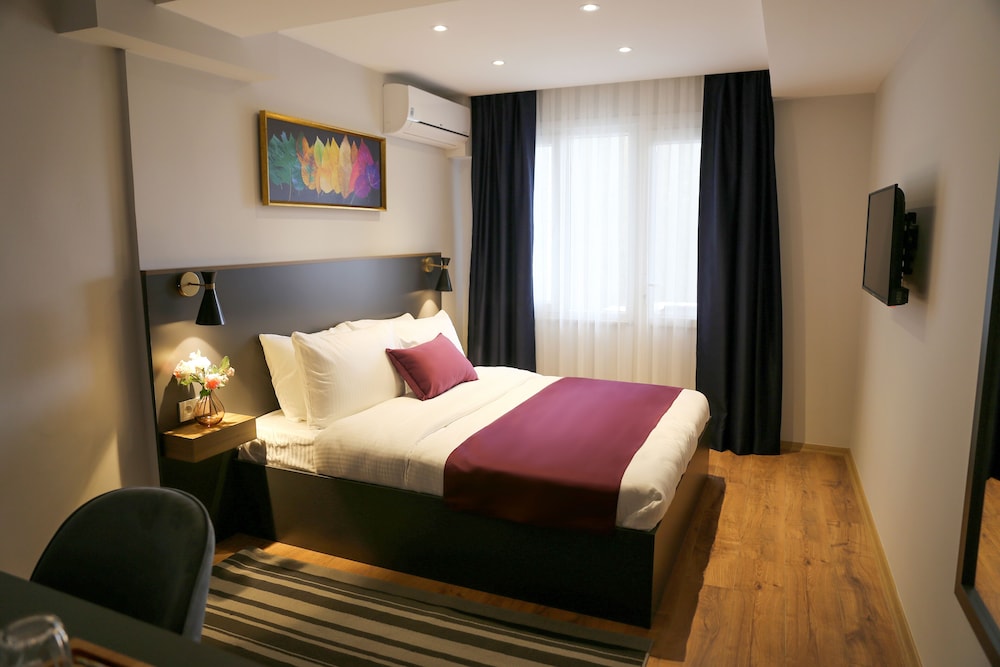 The Roomy Hotel Sisli 3/17