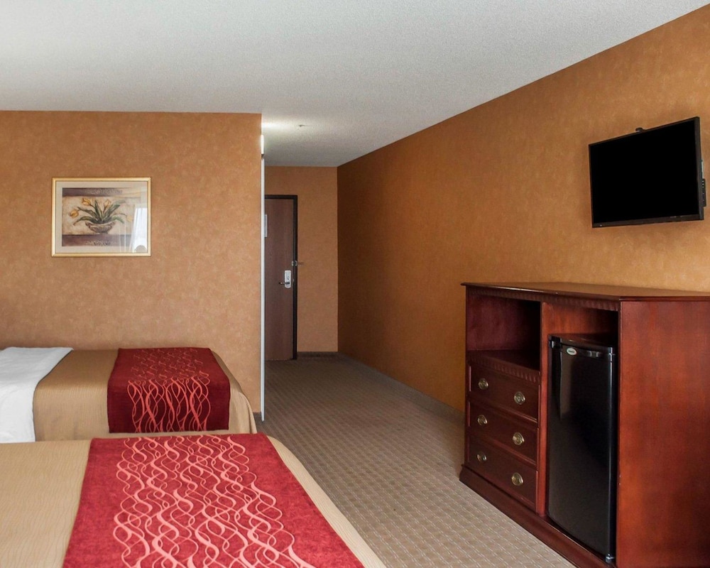 Quality Inn Near Walden Galleria Mall 7/36