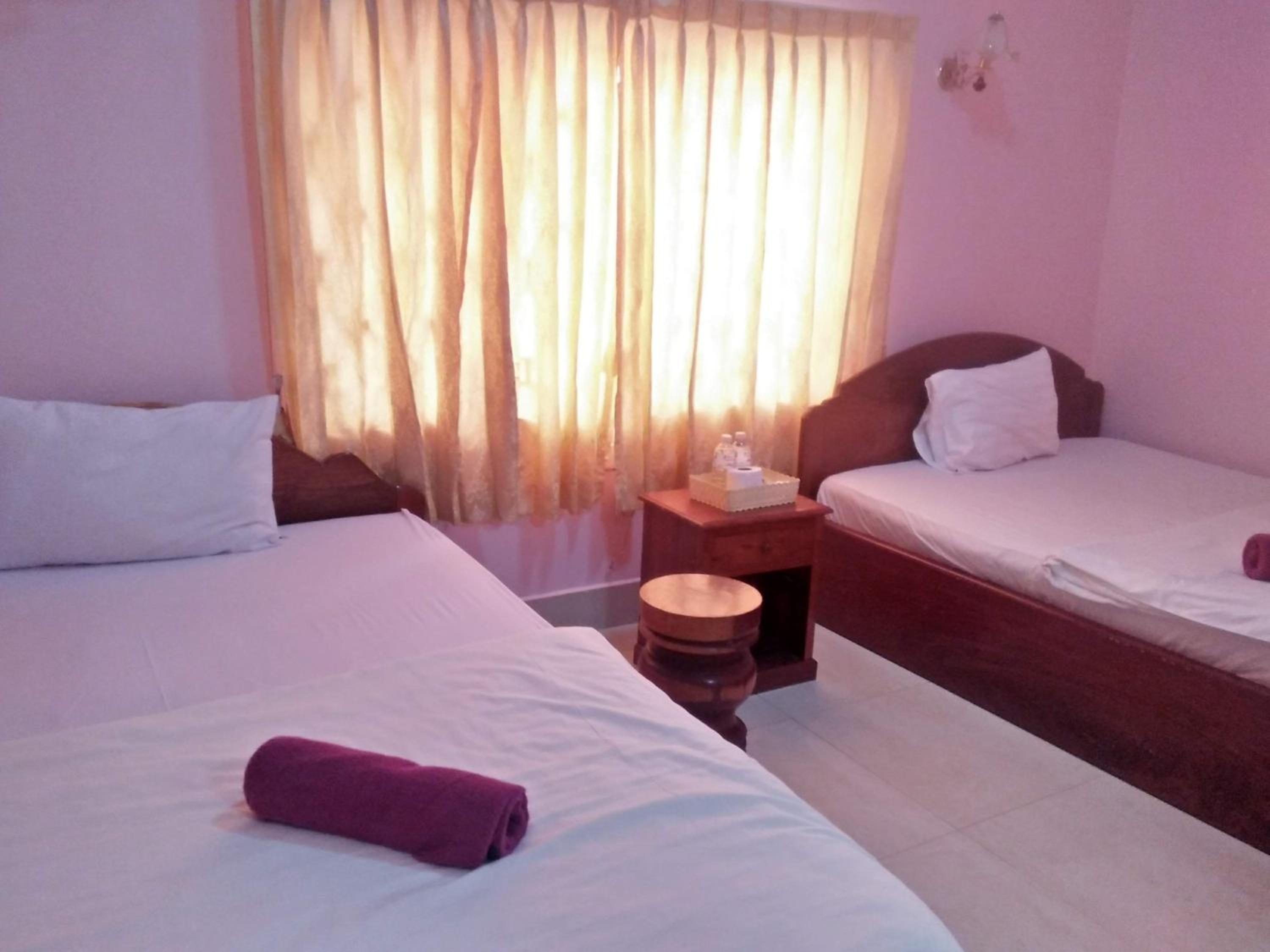 Standard, Twin Beds