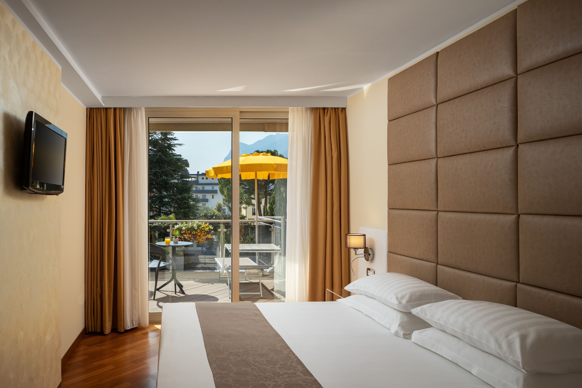 SUPERIOR, DOUBLE OR TWIN BED, TERRACE