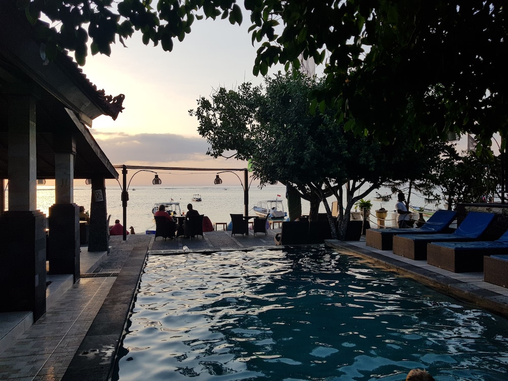 Puri Nusa Beach Hotel 27/32