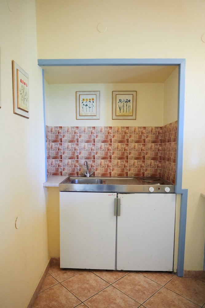 Zorbas Apartments 5/45