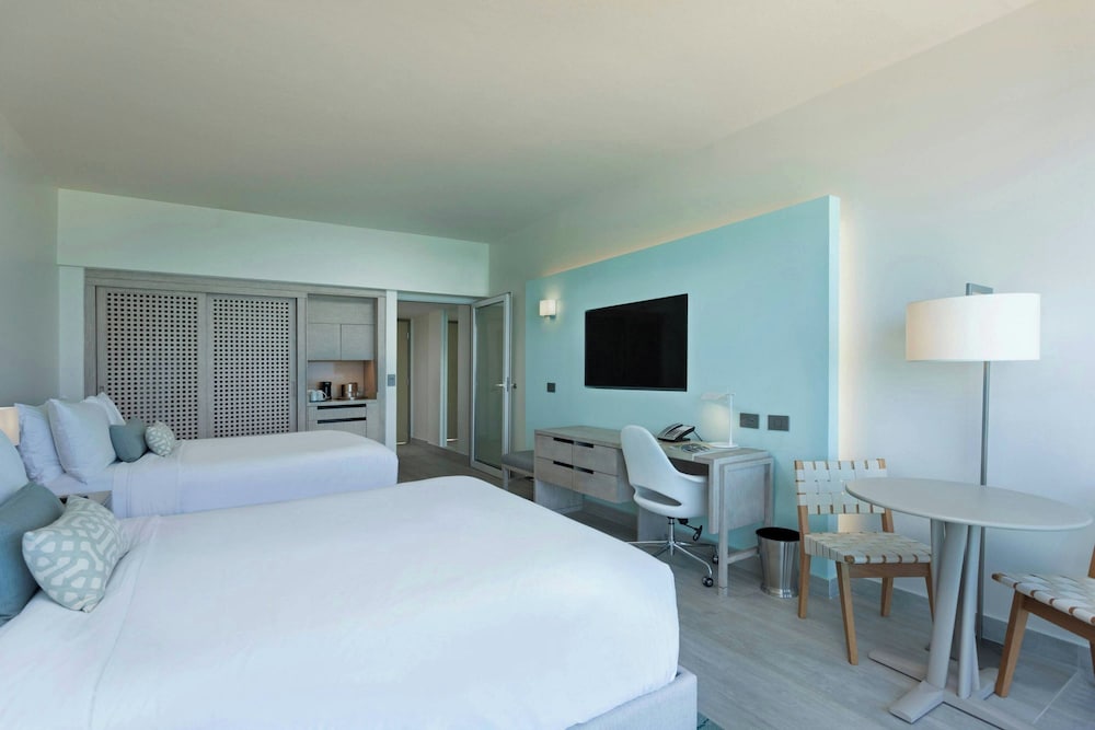 Room, Queen Bed, Resort View
