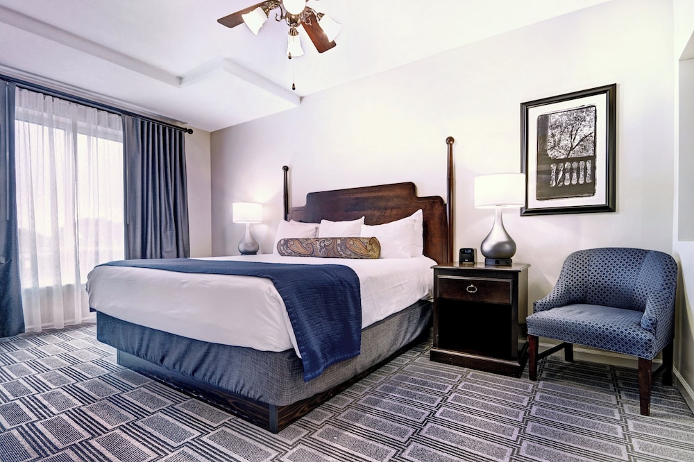 1 BEDROOM, CONDO, STANDARD