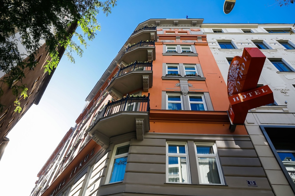 Boutiquehotel Das Tyrol 2/69