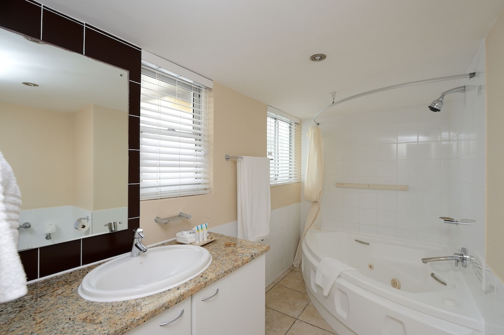 Peninsula All-Suite Hotel by Dream Resorts 49/49