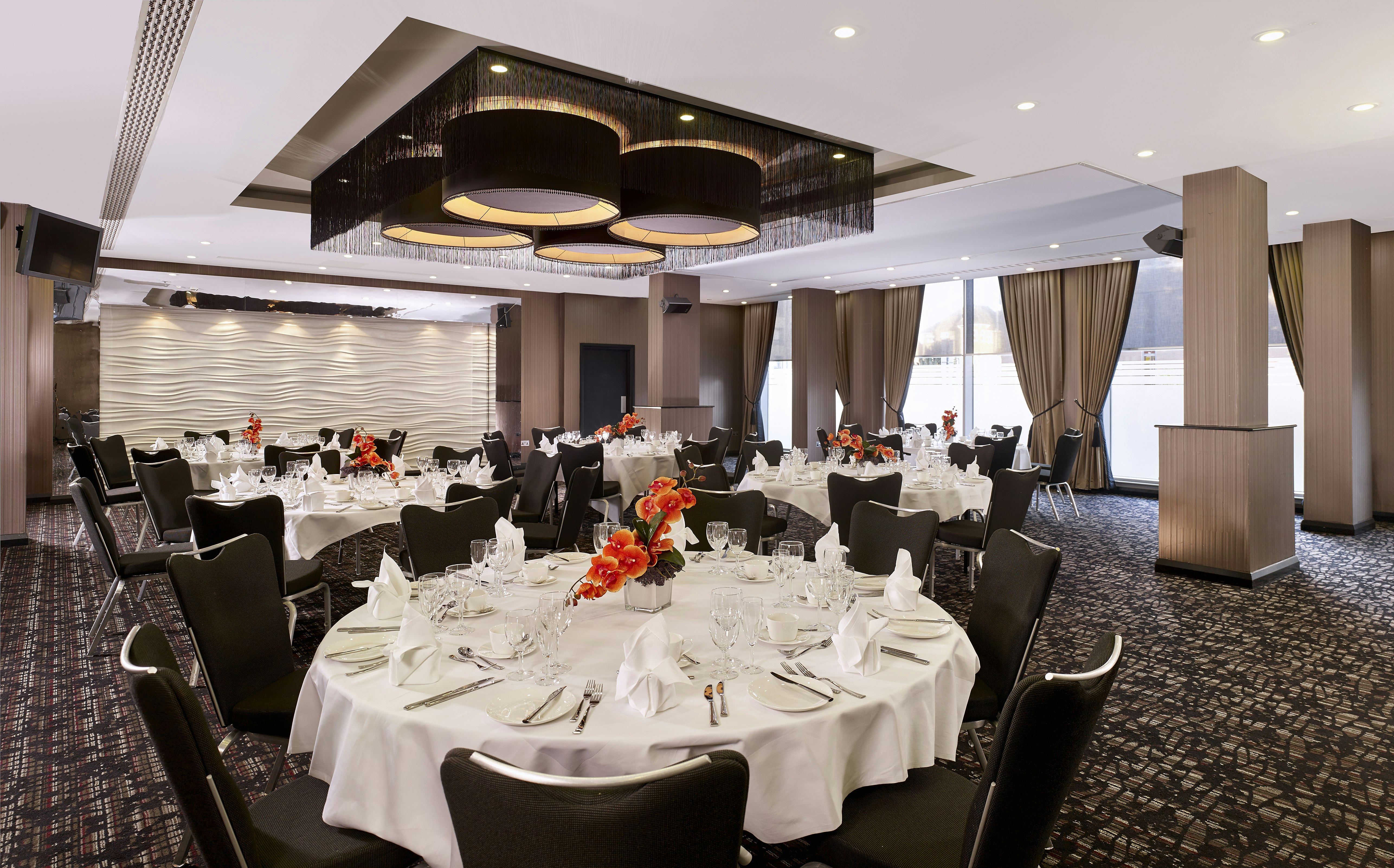 Doubletree By Hilton Hotel Woking 33/55