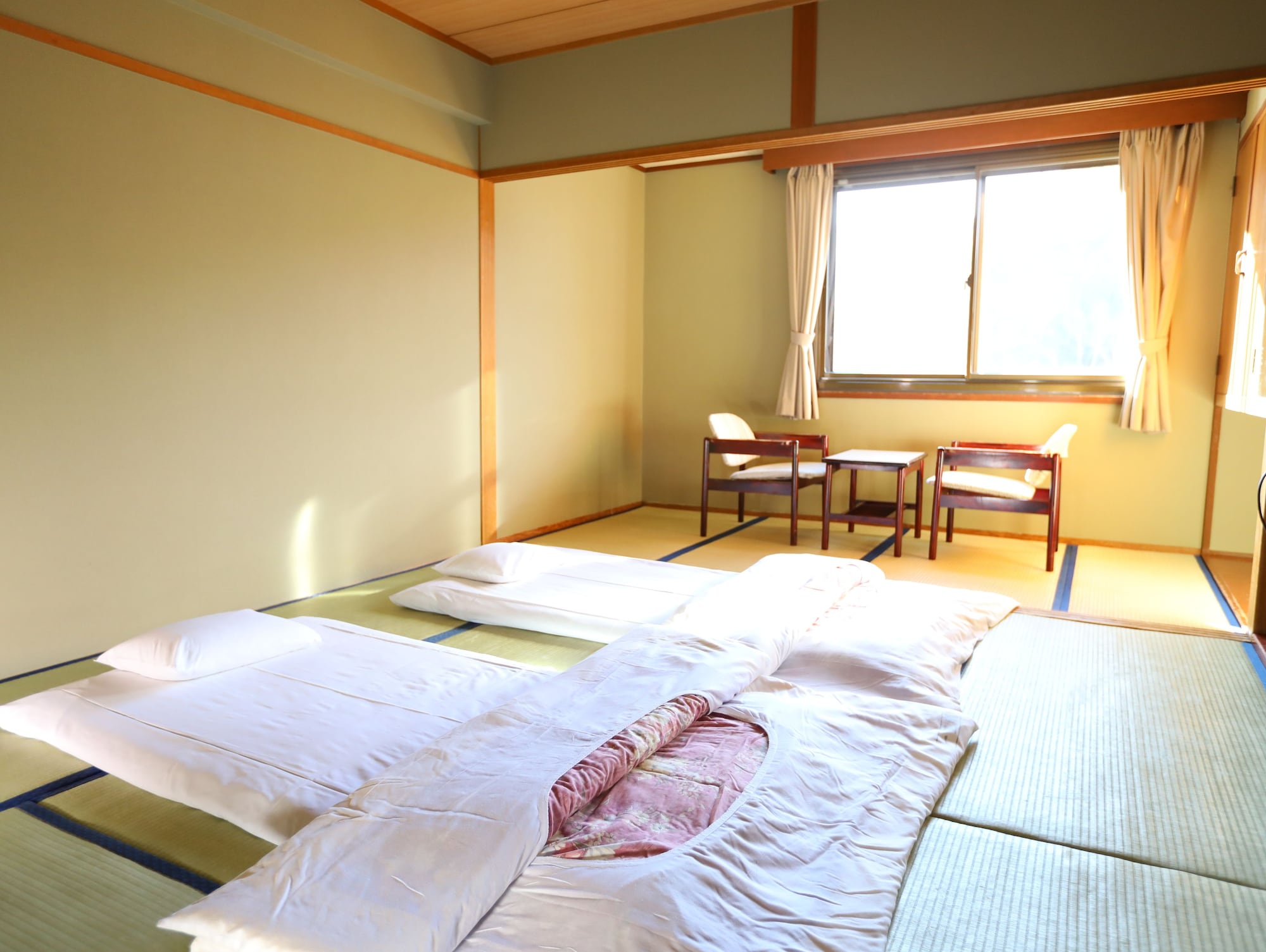 TRADITIONAL, MOUNTAIN VIEW, PRIVATE BATHROOM