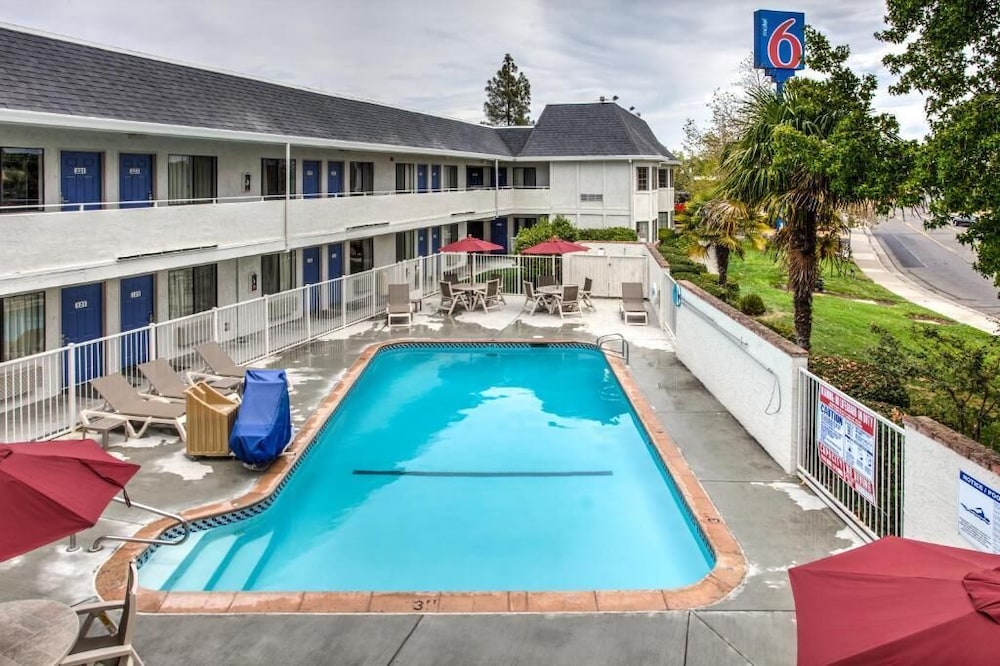 Motel6 Fairfield, CA - North 60/69