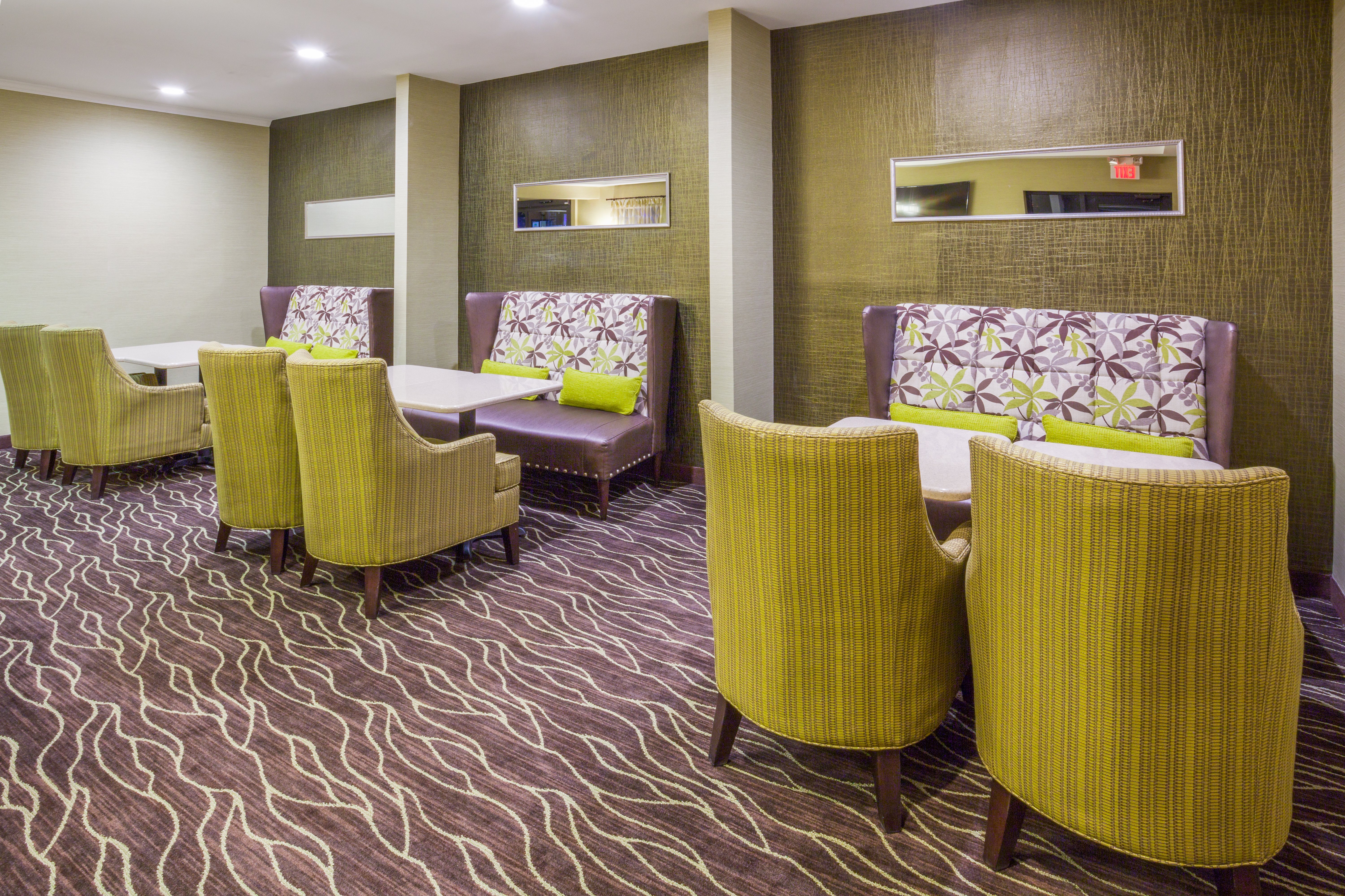 Holiday Inn Express Hotel And Suites St Paul Woodbury 37/79