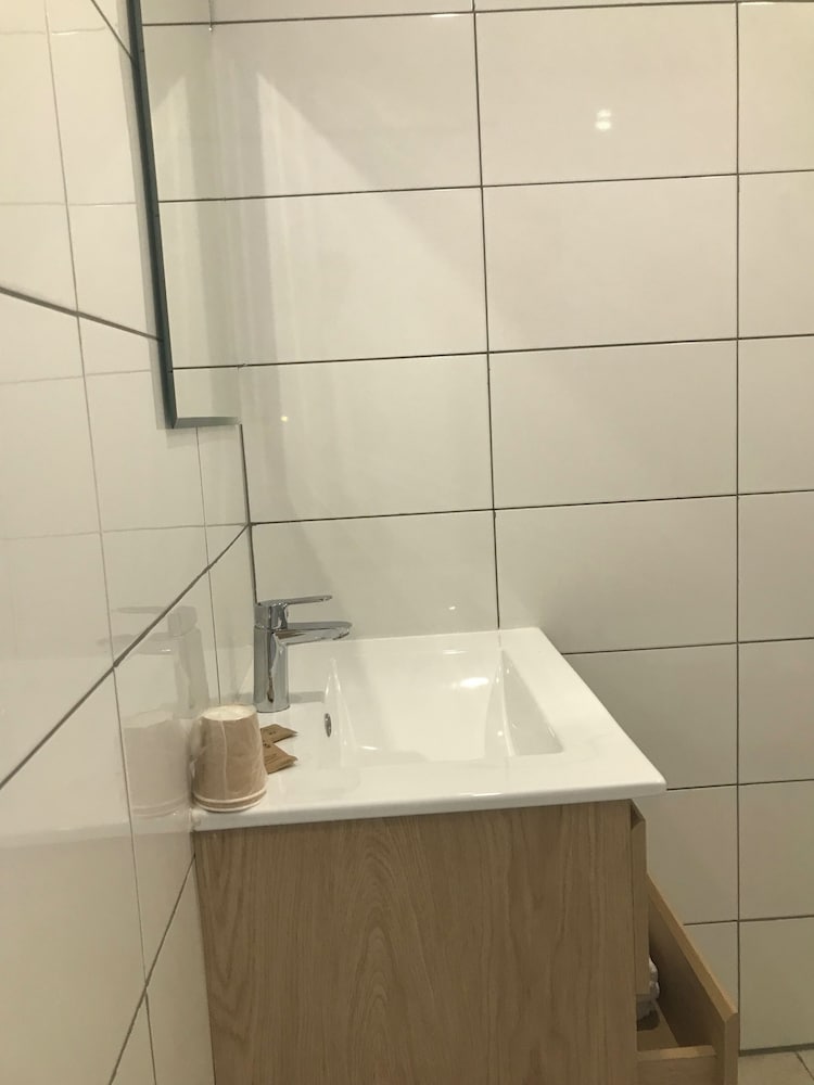 Morand Hotel 49/50