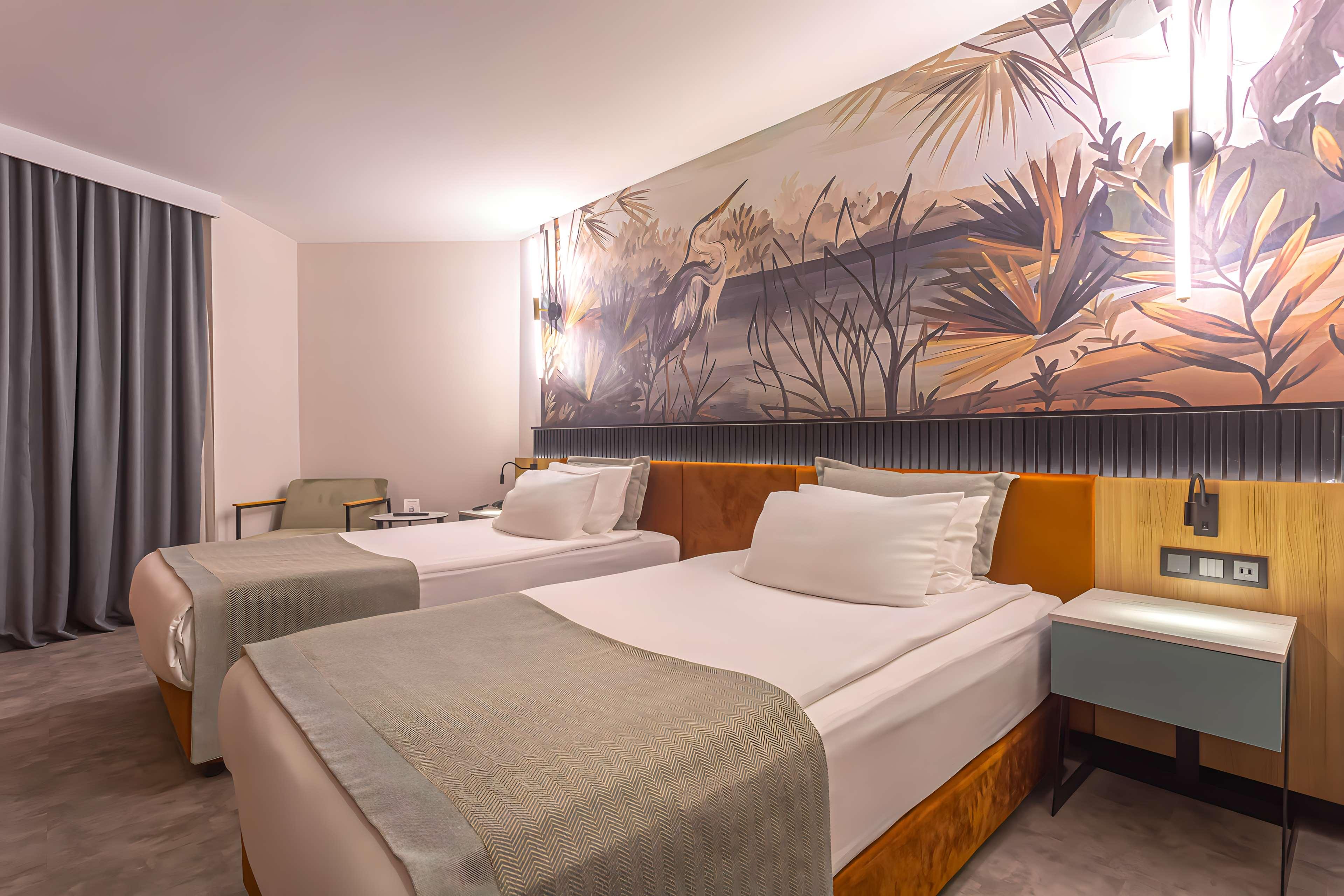 Deluxe, Convertible King Bed, with View