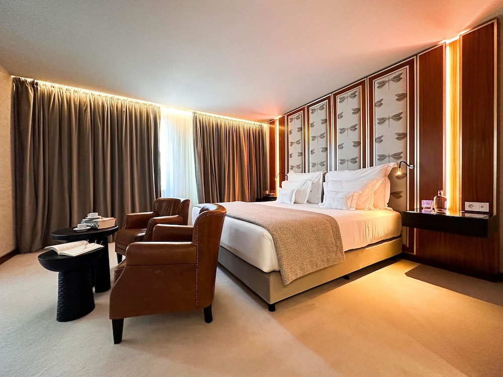 DELUXE, DOUBLE BED