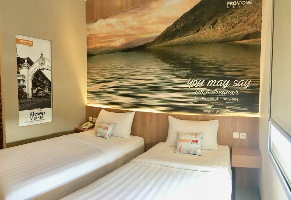 Front One Hotel Airport Solo 27/50