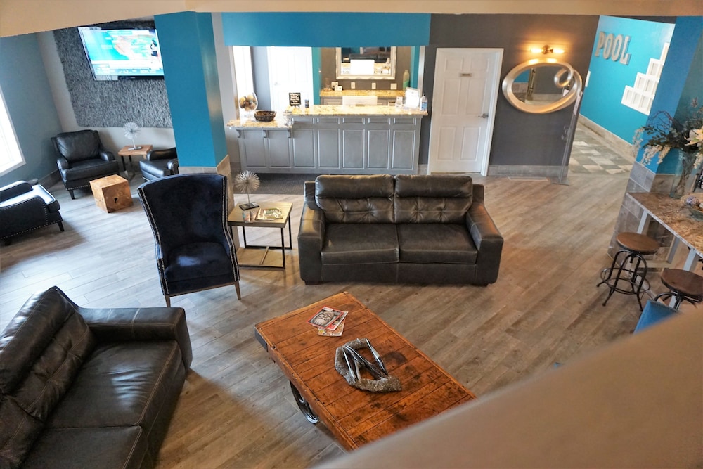 River Hills Hotel 30/66