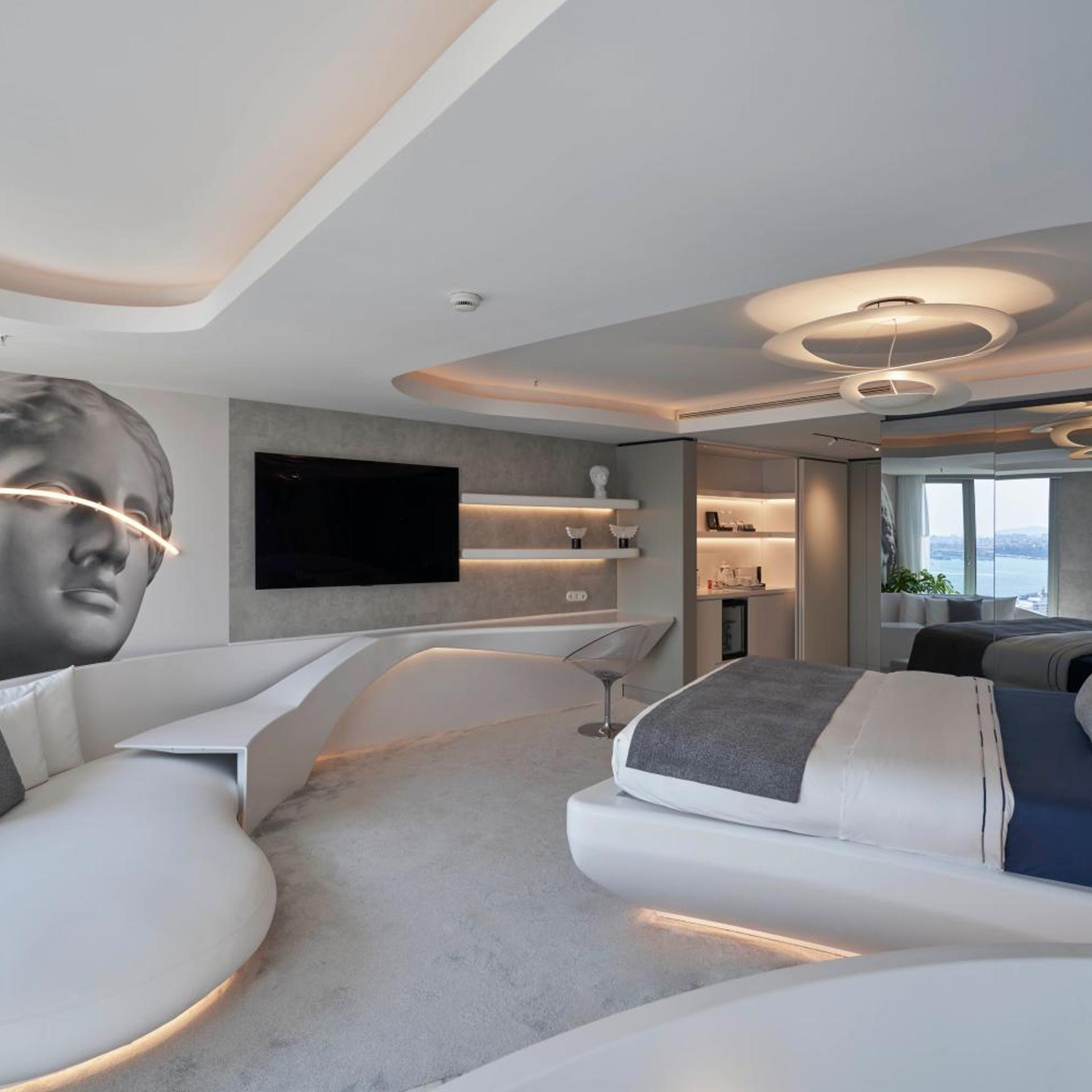 White, Suite