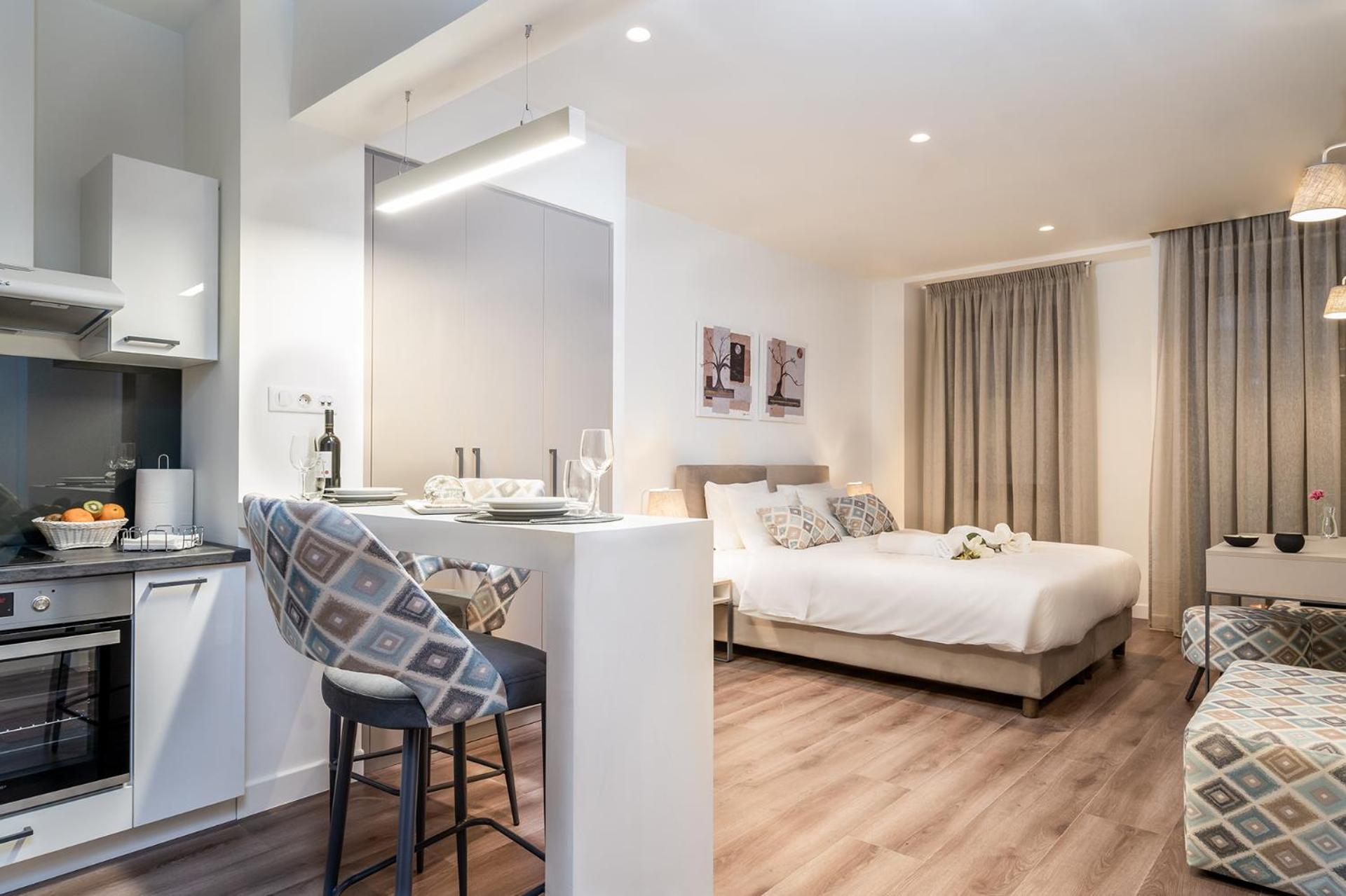 SUPERIOR, DOUBLE BED