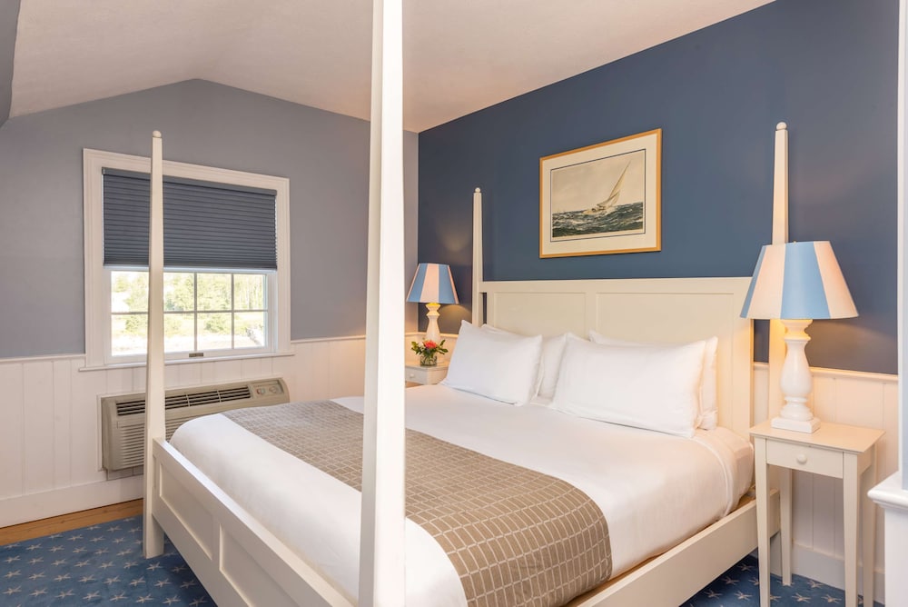 The Breakwater Inn and Spa 8/47