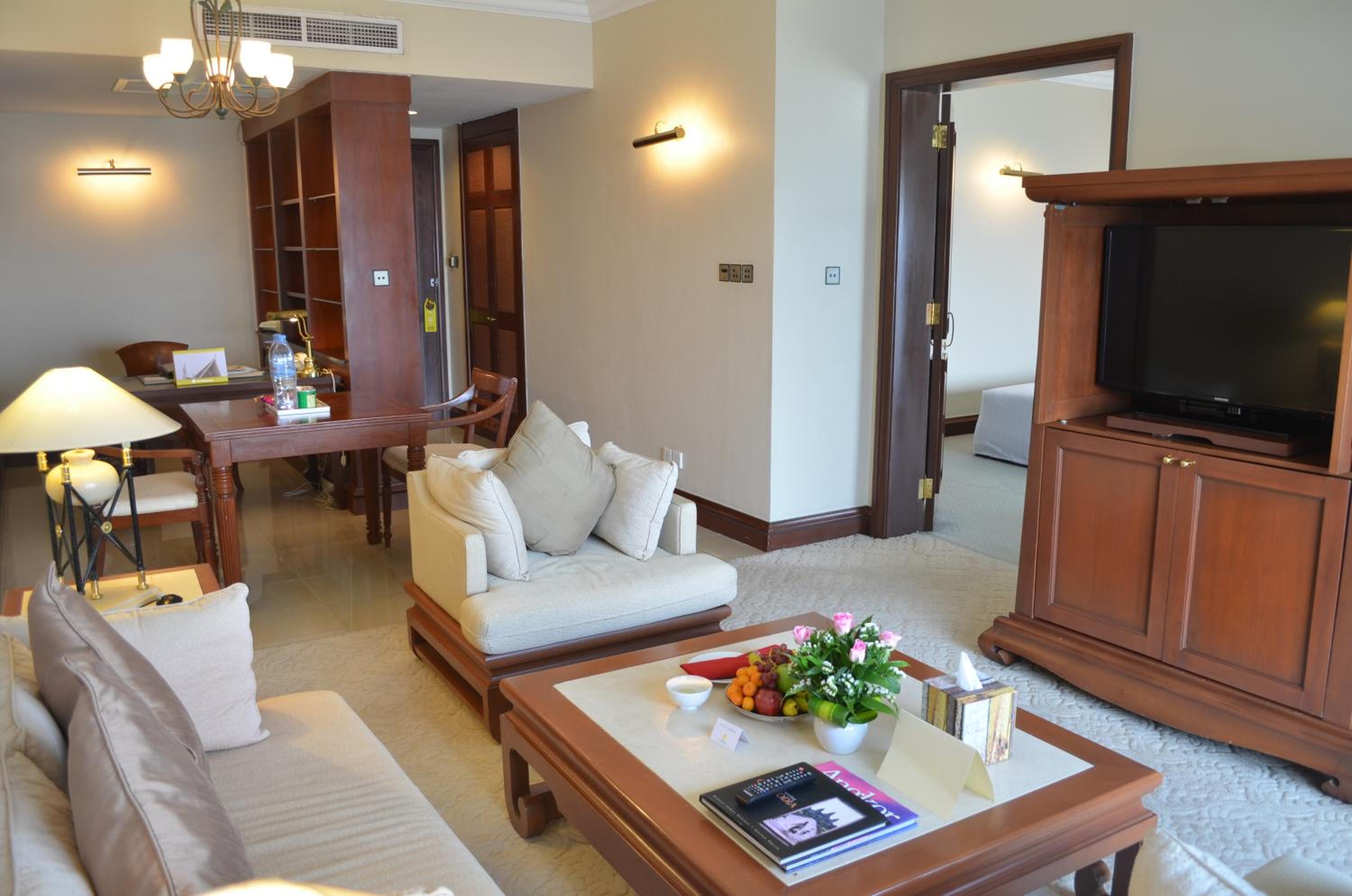 جناح تنفيذي بسرير كينج، Cambodiana Hotel 8/10
