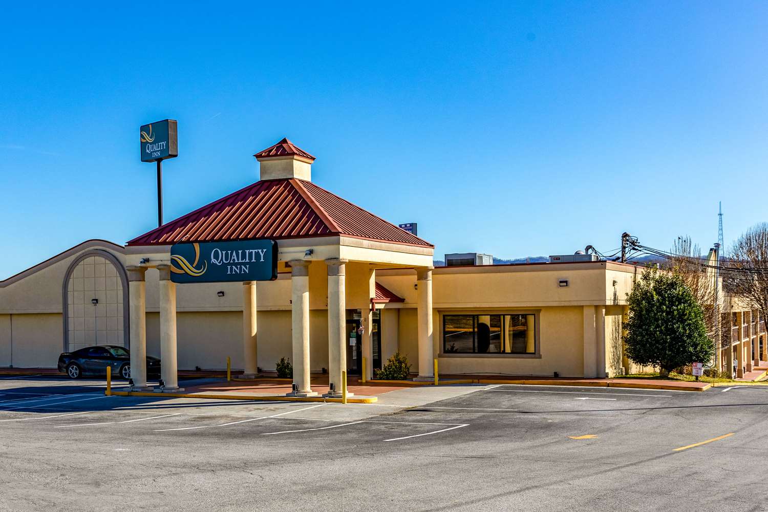 Quality Inn Newport TN 2/33