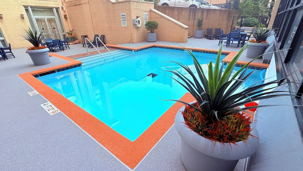 Clayton Plaza Hotel 63/65