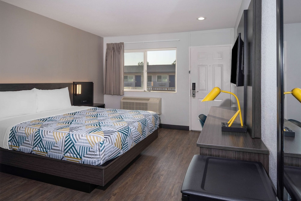 Motel6 Fontana 15/46