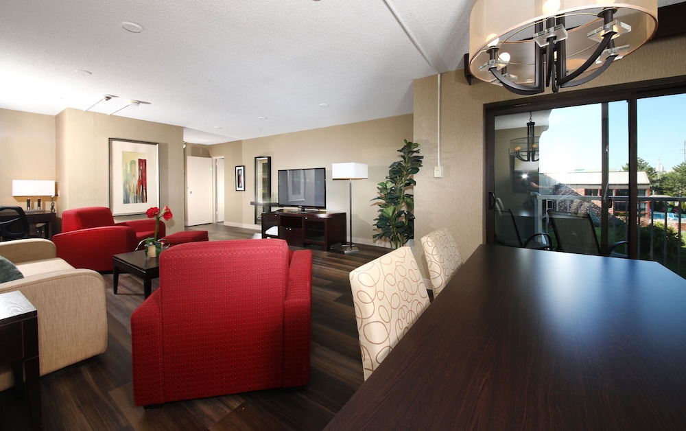 Holiday Inn Peterborough Waterfront 42/70