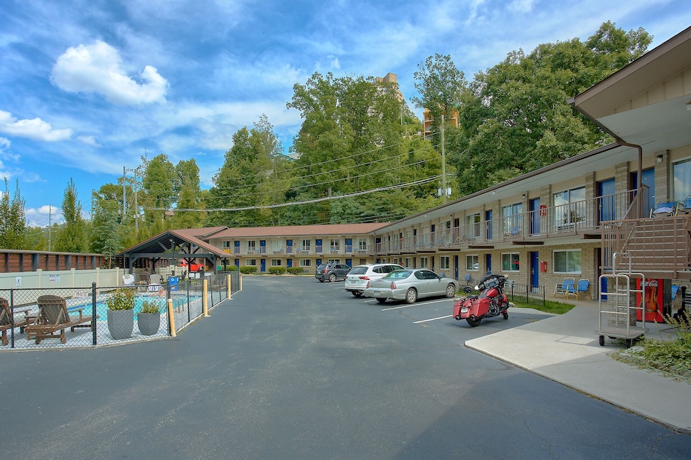 Sidney James Mountain Lodge 38/50