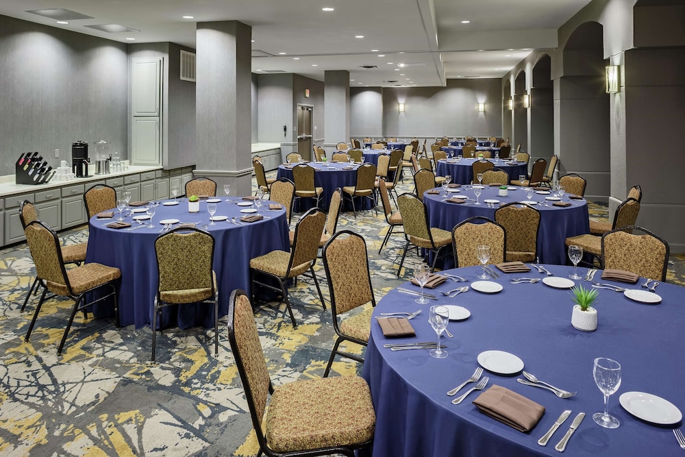DoubleTree by Hilton Hotel San Antonio Downtown 55/58