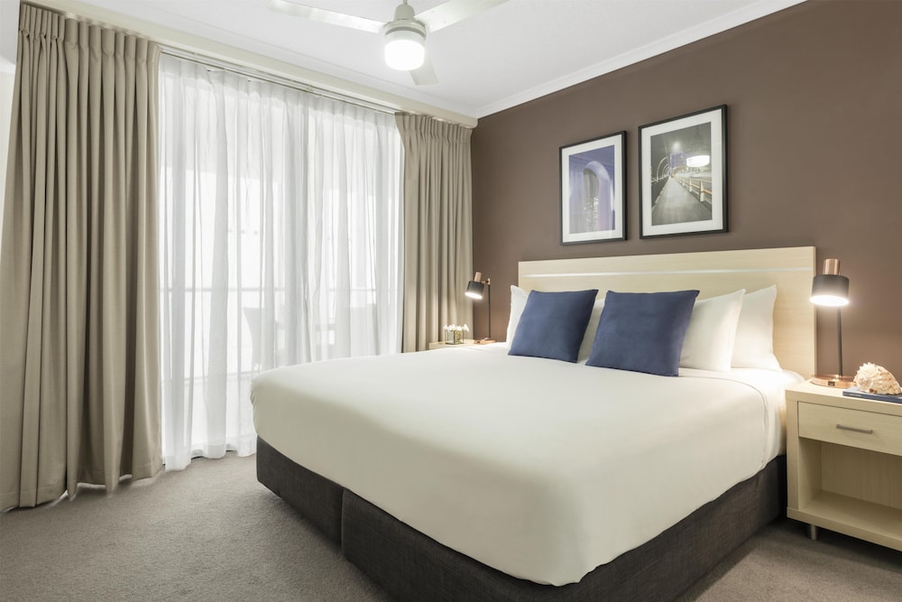 Oaks Brisbane River City Suites 10/72