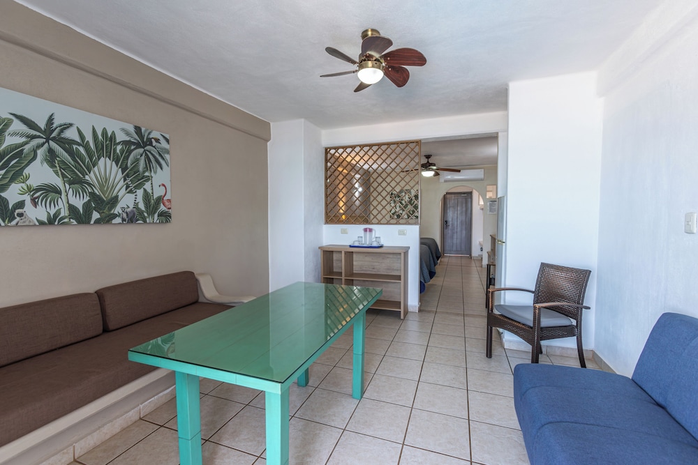 Torreblanca Beach Hotel and Suites Guayabitos - Desayuno y Comida 19/34