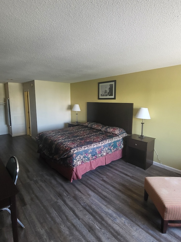 America's Inn 14/22