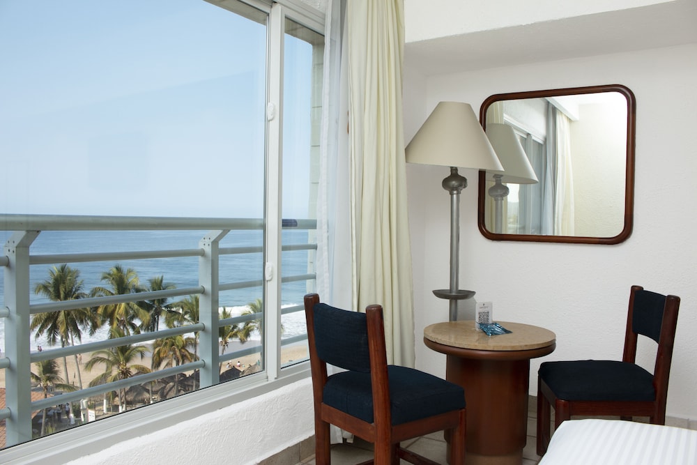 Emporio Ixtapa 32/50